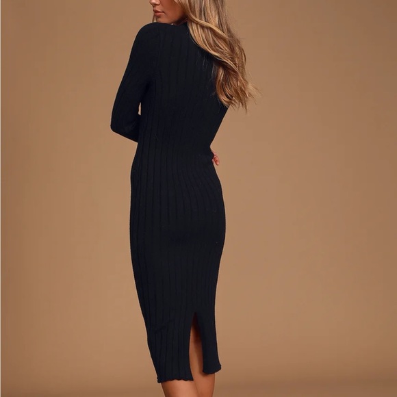 Lulus sweater dress. So soft! Stretchy. Midi.  Great condition... - Picture 4 of 5